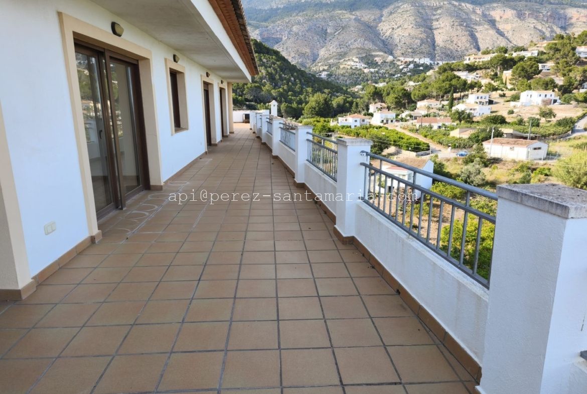 AMPLIO ÁTICO EN CASCO ANTIGUO DE ALTEA LA VIEJA CON MAGNÍFICAS VISTAS