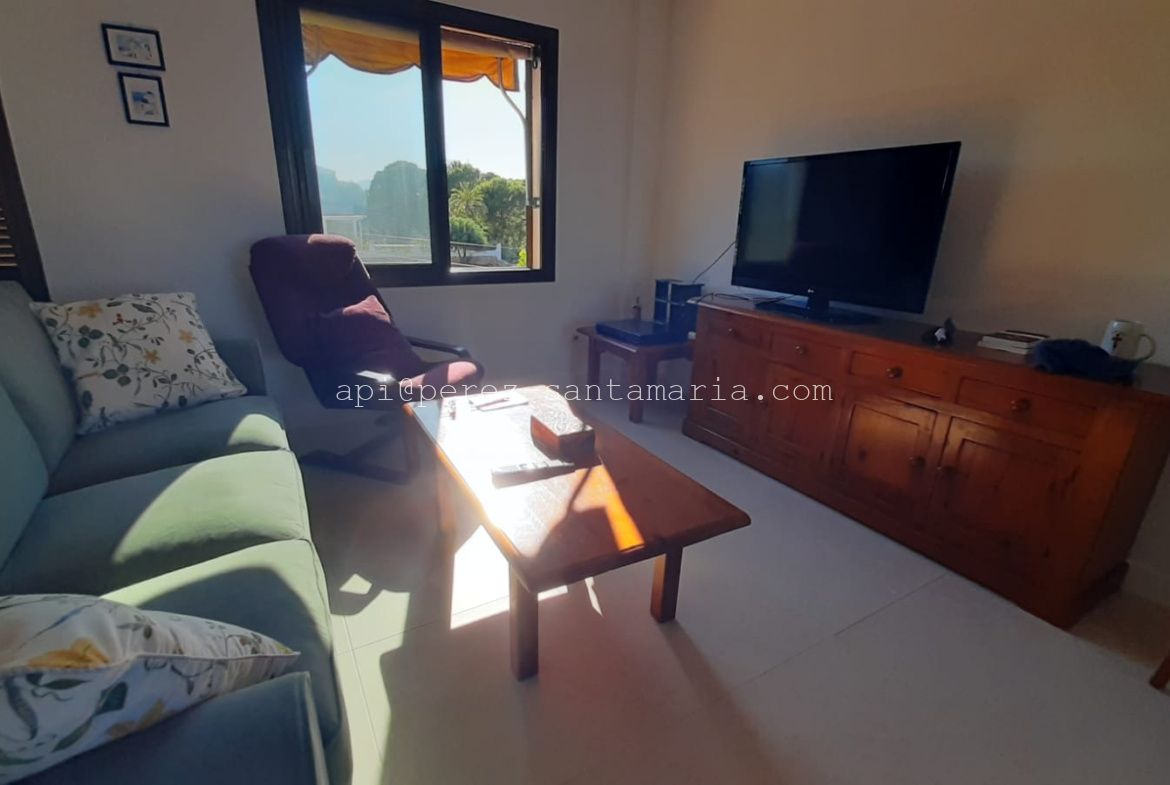 APARTAMENTO EN EL ACANTILADO DEL ALBIR CON MAGNÍFICAS VISTAS AL MAR