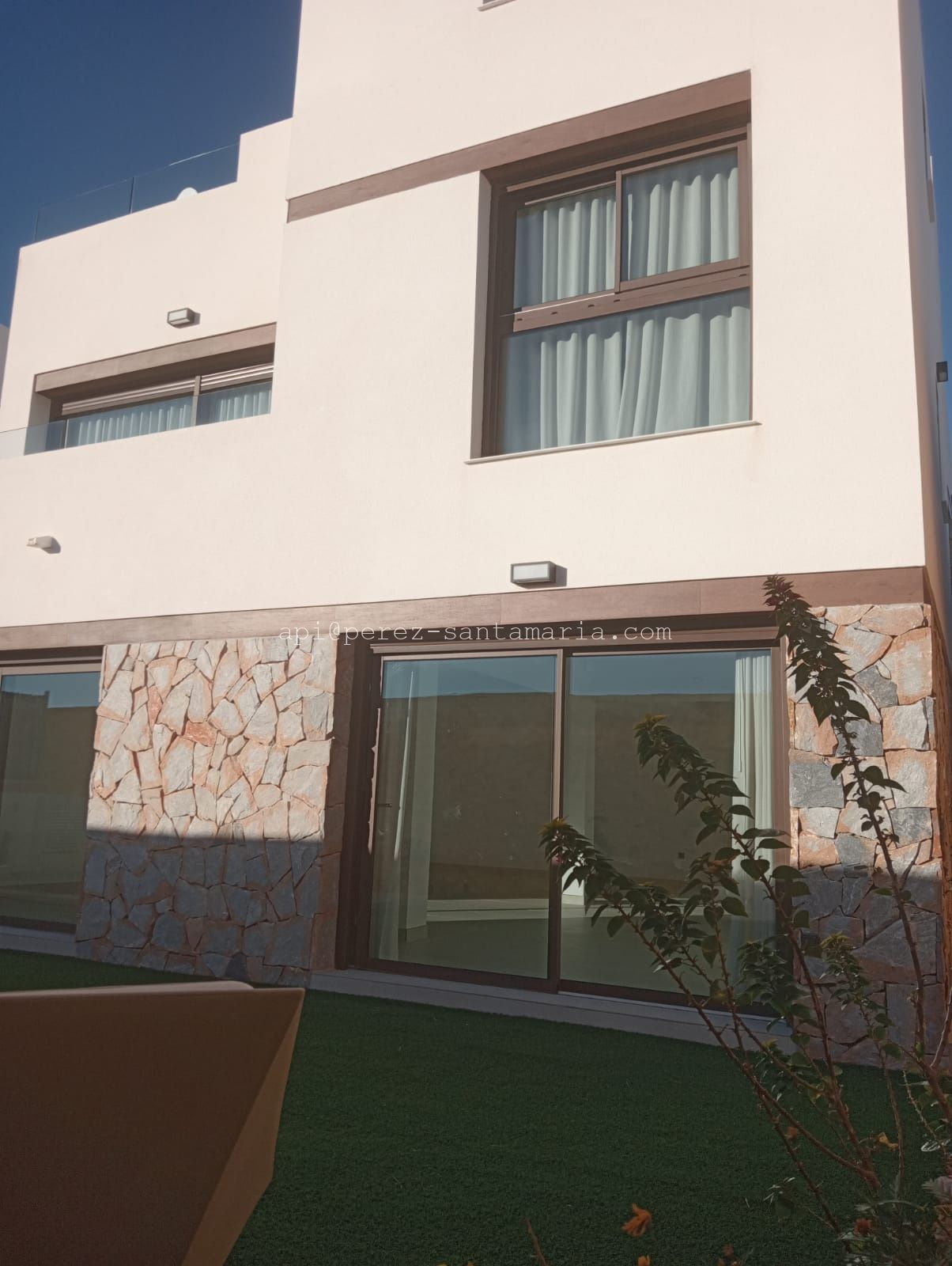 VIVIENDAS UNIFAMILIARES INDEPENDIENTES EN FINESTRAT / NUEVA CONSTRUCCION