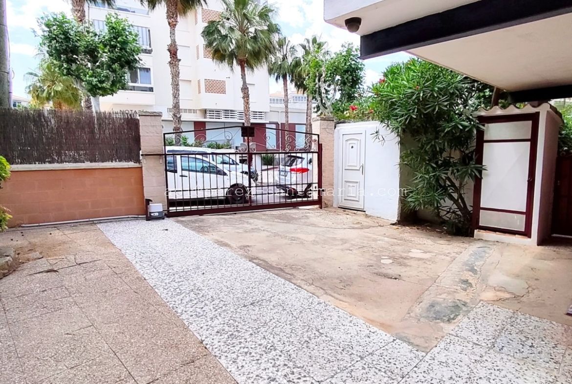 CHALET EN EL CENTRO DEL ALBIR / TAN SOLO 200 M DE LA PLAYA