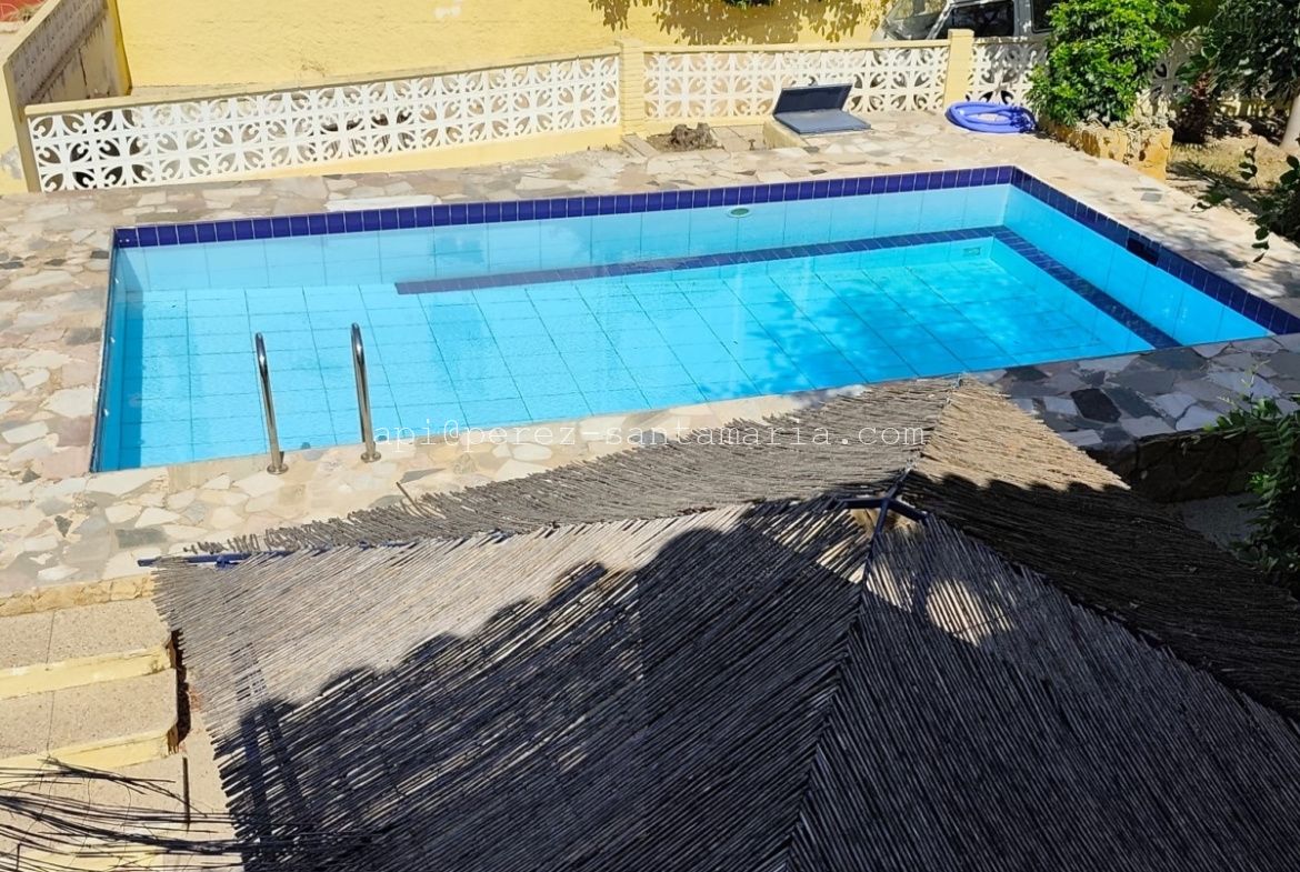 CHALET EN EL CENTRO DEL ALBIR / TAN SOLO 200 M DE LA PLAYA
